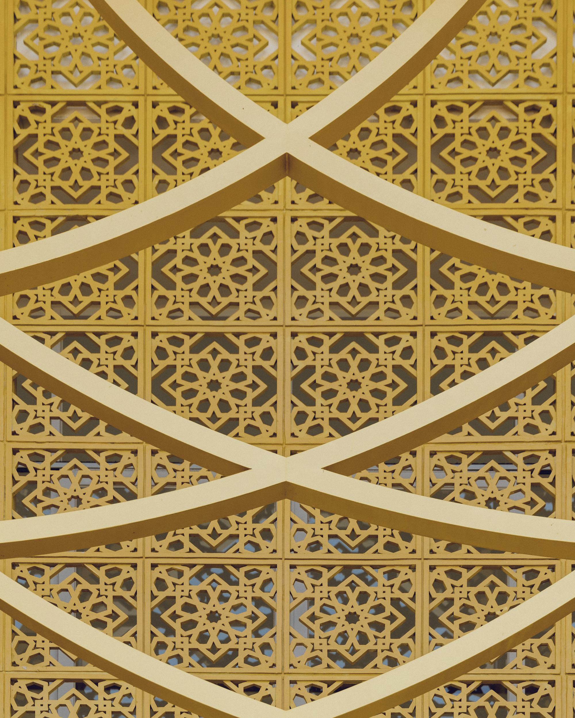 A golden Islamic geometric pattern